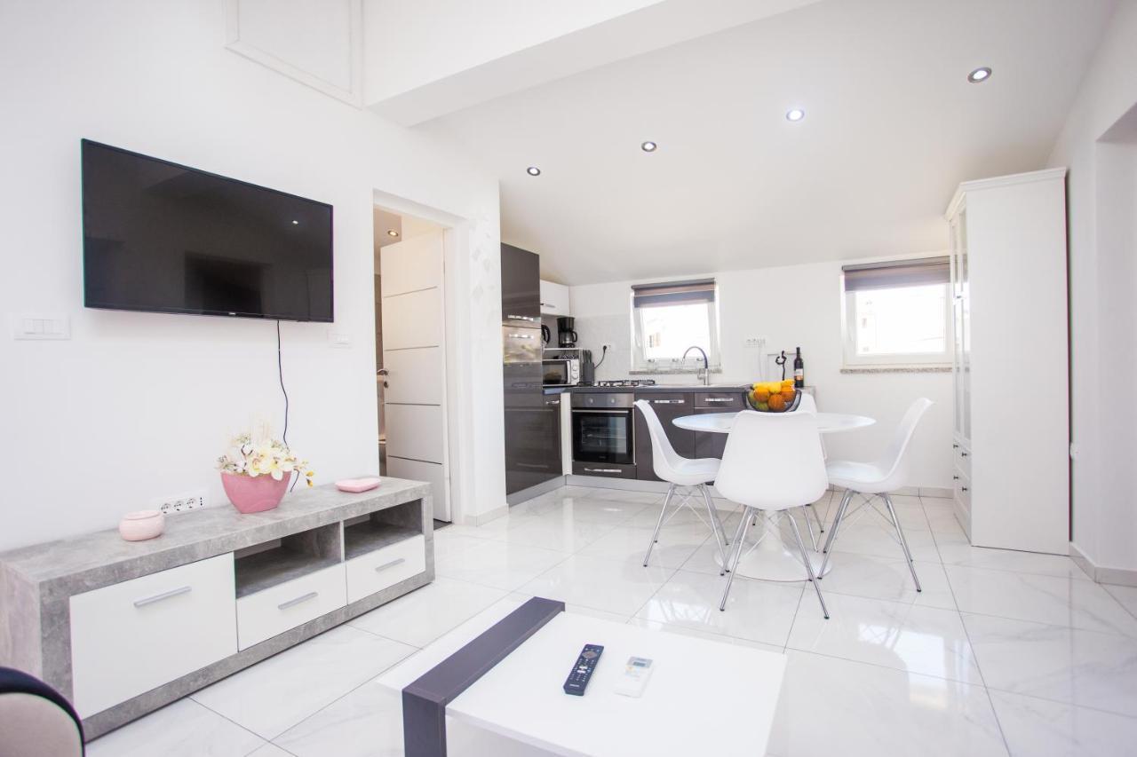 App Sara Appartement Kanfanar Buitenkant foto