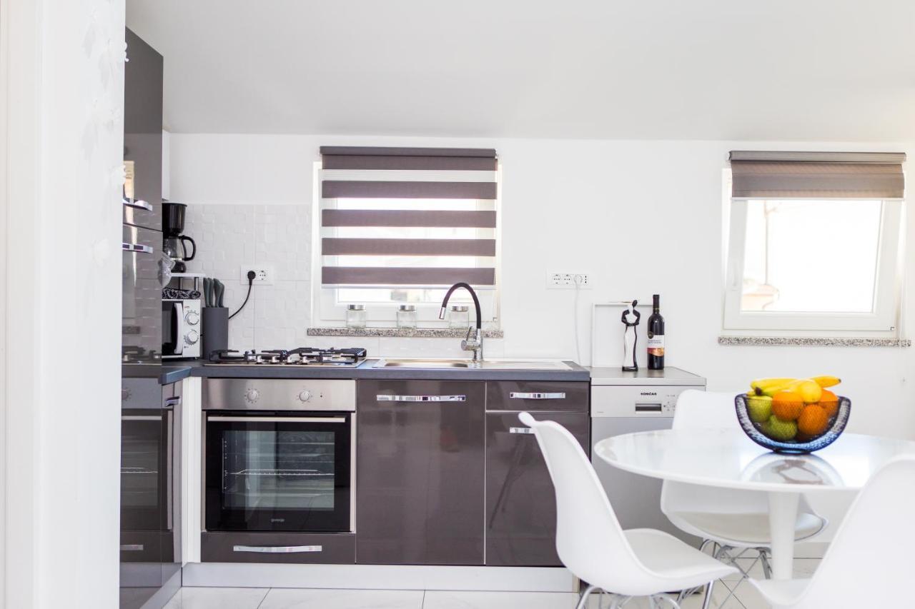 App Sara Appartement Kanfanar Buitenkant foto