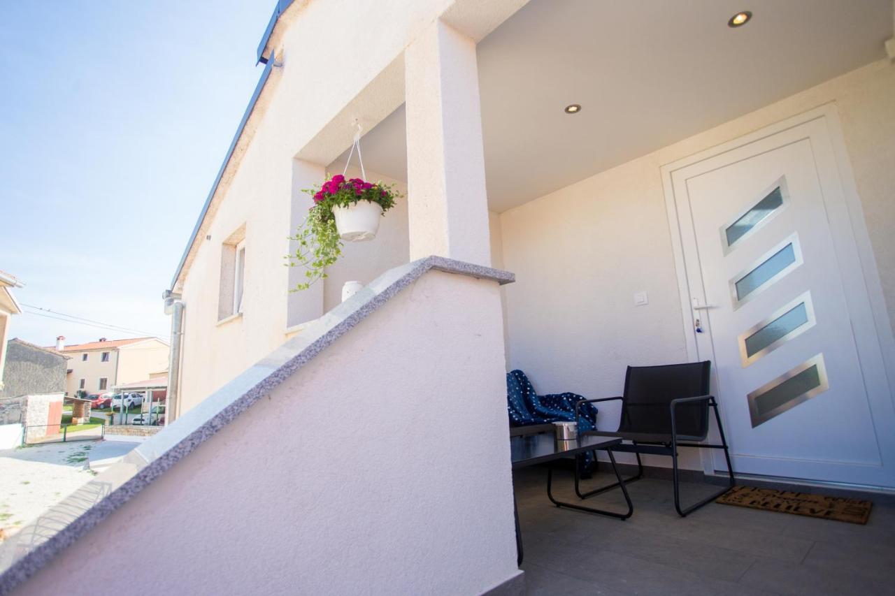 App Sara Appartement Kanfanar Buitenkant foto